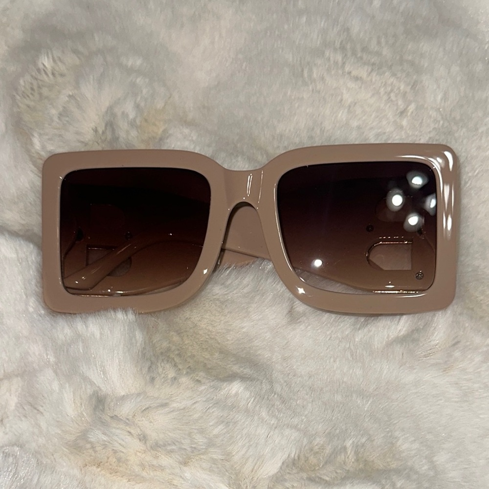 Stylish Tan Sunglasses